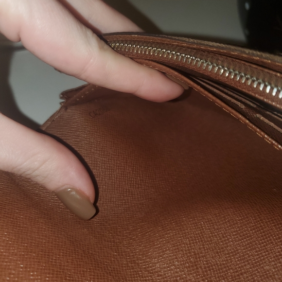 Louis Vuitton monogram Wallet - Picture 9 of 11